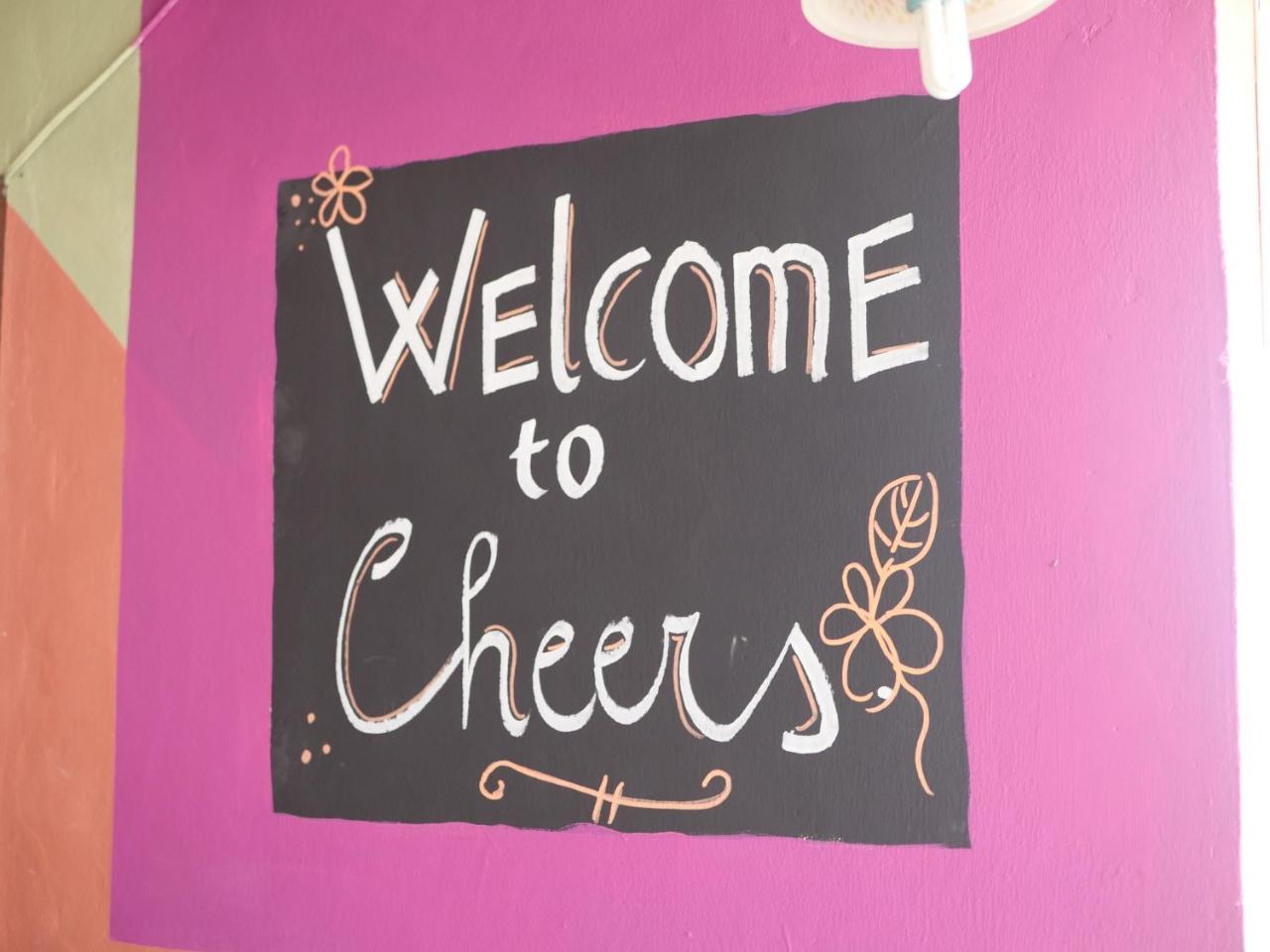 Cheers Guesthouse Botianaw Eksteriør billede