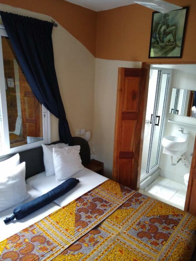 Cheers Guesthouse Botianaw Eksteriør billede